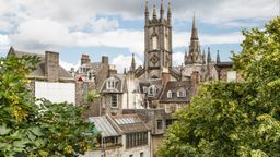 Busca vuelos baratos a Aberdeen