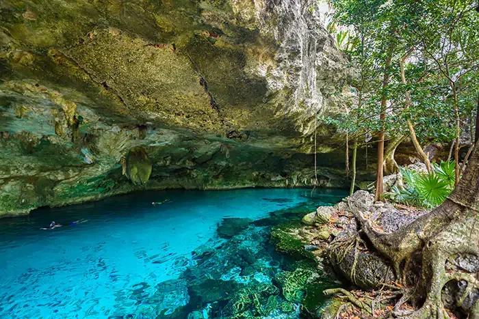 Cenote Dos Ojos, Quintana Roo.