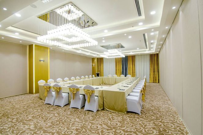 Al Murooj Grand Hotel